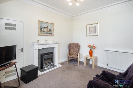 Bedroom/Dining