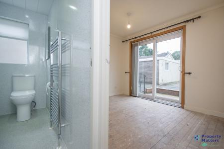 Wet Room/Bedroom
