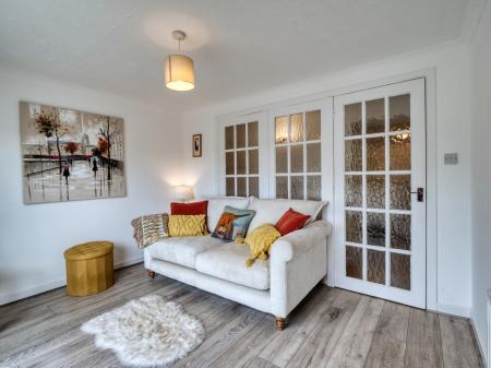 Sitting Room/Bedroom