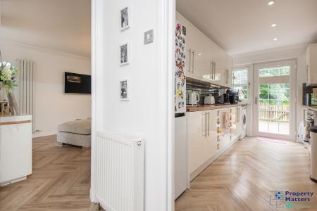 Lounge/Kitchen
