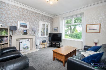 Front Lounge/Bedroom Three