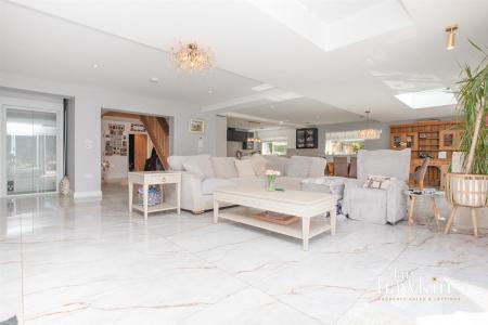 Kitchen/Diner/Family Room