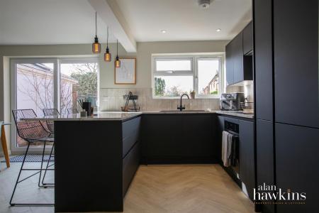 AH3475 (7 of 18).jpg