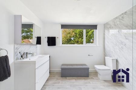 First Floor Family Bathroom