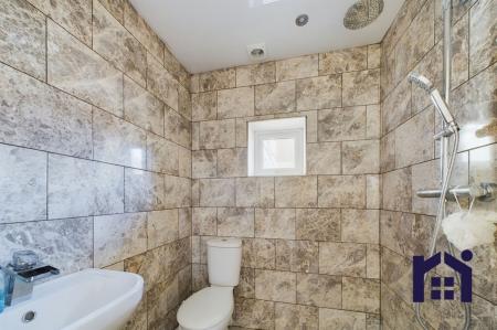 Bathroom ground floor