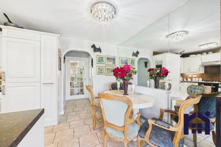 Dining kitchen