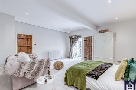 Guest bedroom