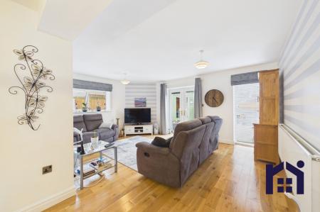 Through to the lounge