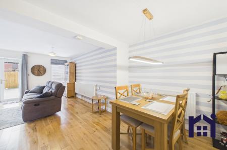 Open plan dining and lounge