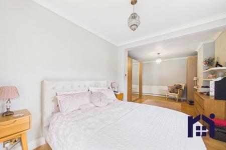 Principal bedroom