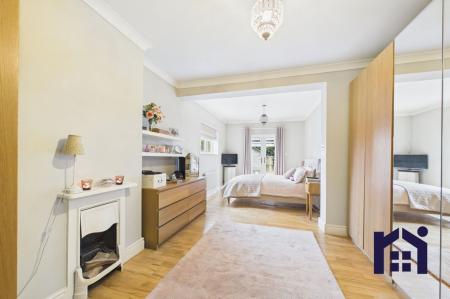Principal bedroom