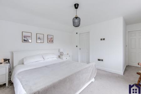 Principal bedroom
