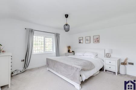 Principal bedroom