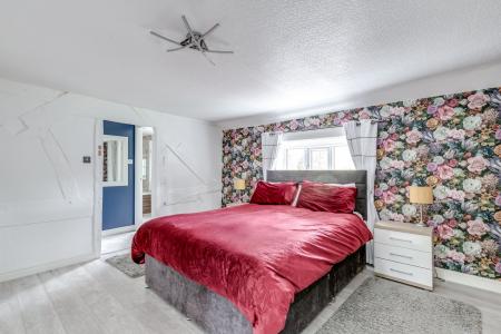 Principal bedroom