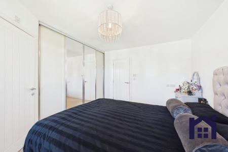 Principal bedroom