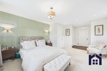 Principal bedroom