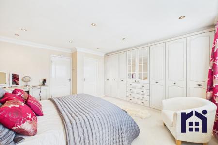 Principal bedroom