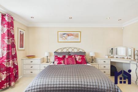 Principal bedroom