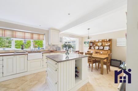 Dining kitchen