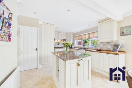 Dining kitchen