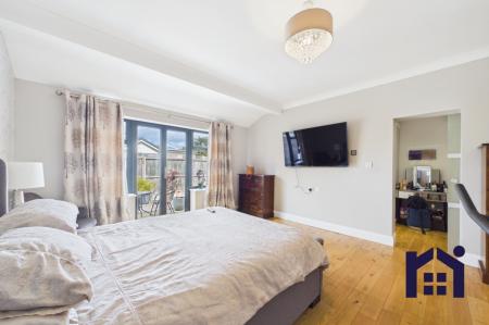 Principal bedroom