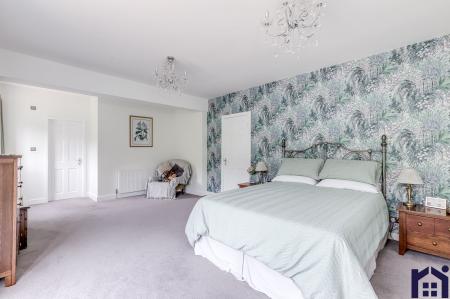 Principal bedroom