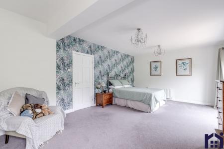 Principal bedroom