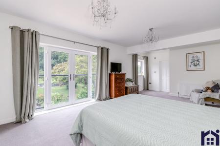 Principal bedroom