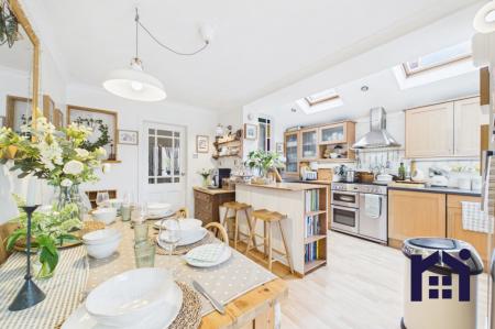 Dining kitchen