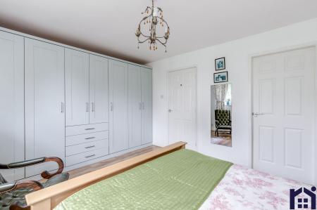 Principal bedroom
