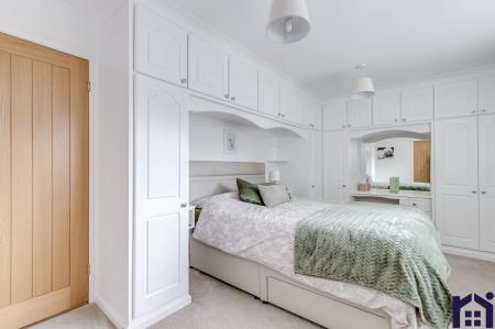 Principal bedroom