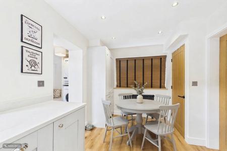 Dining kitchen