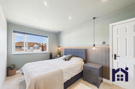 Principal bedroom