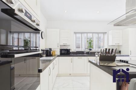 Dining kitchen
