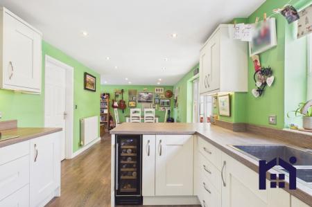 Dining kitchen