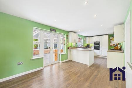 Dining kitchen