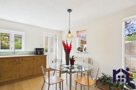Dining kitchen