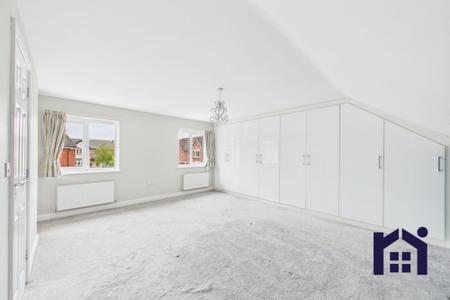 Principal bedroom