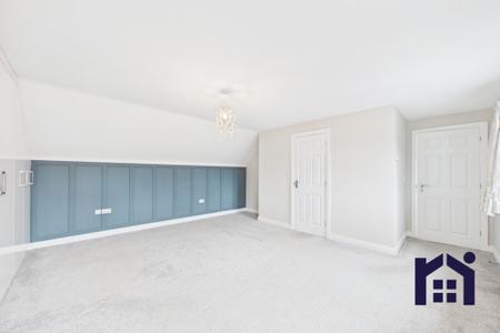 Principal bedroom