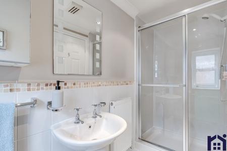 En suite to bedroom two