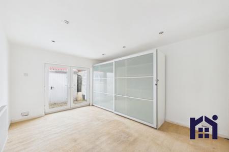 Ground floor bedroom
