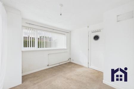 Reception room/bedroom