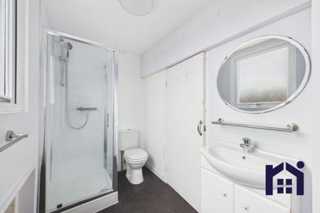 Jack & Jill bathroom