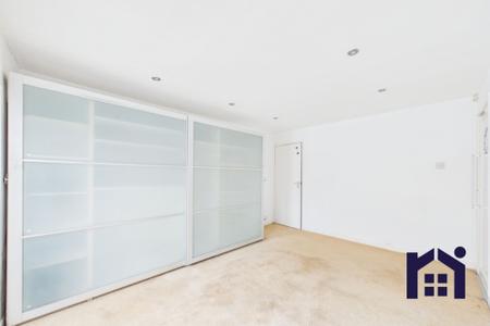 Ground floor bedroom