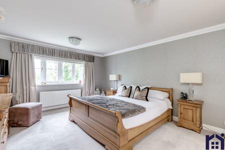 Principal bedroom