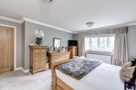 Principal bedroom