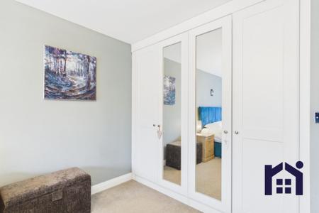 Principal bedroom