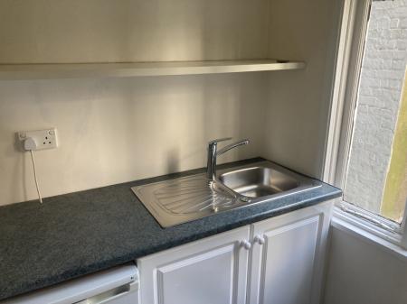 28 Moreton St - kitchen 2025