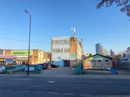 64-68 Windmill Road - ext2