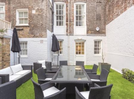 15 Queen Annes Gate - garden